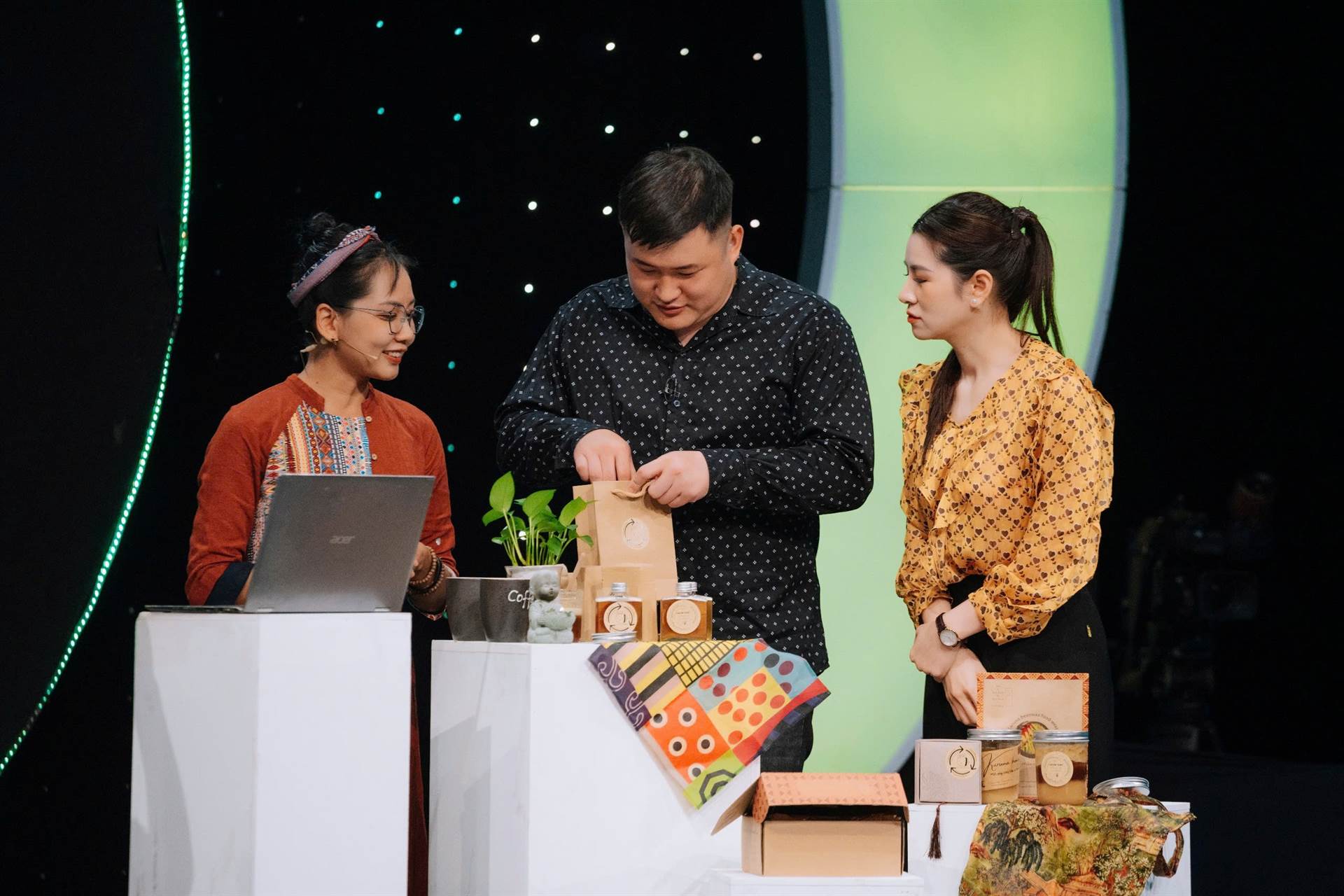 share and follow Karubee, you help deliver trustworthy information on bee protection